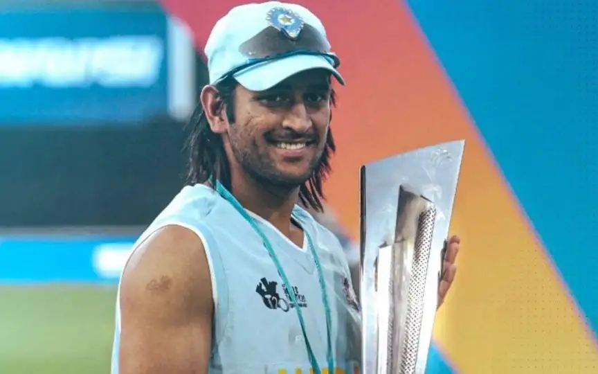 MS Dhoni with T20 World Cup Trophy (Source:@WorshipDhoni/X.com)