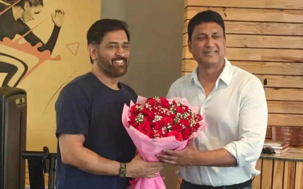 MS Dhoni with JSCA President [Source: @ANI/x]