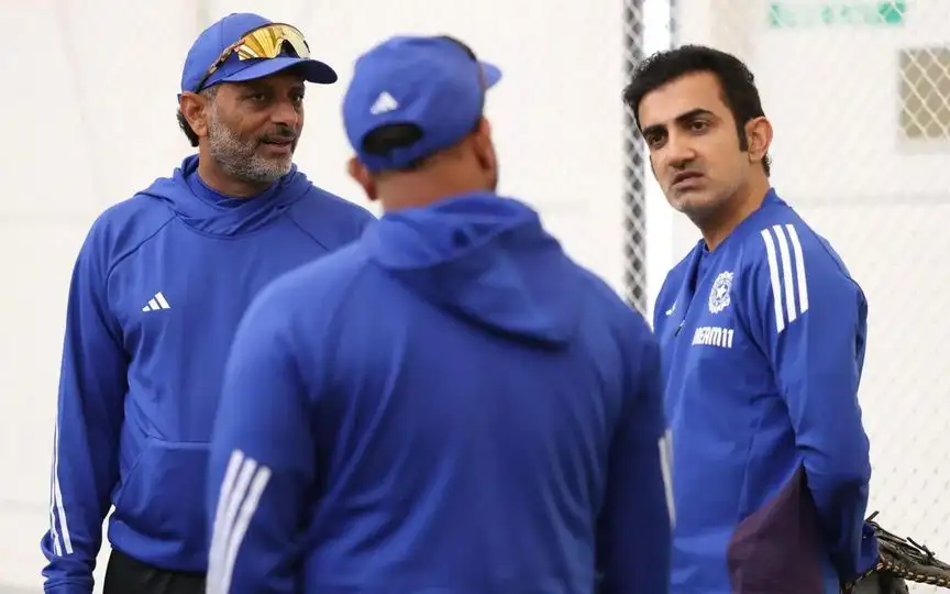Gautam Gambhir in intense discussion (Source:@ jaatdevta1438,x.com)