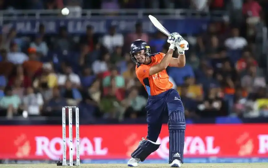 Sanjay Krishnamurthi's Consecutive 4 Sixes Against Rachin Ravindra (Source: @CB_Journalist/x.com)