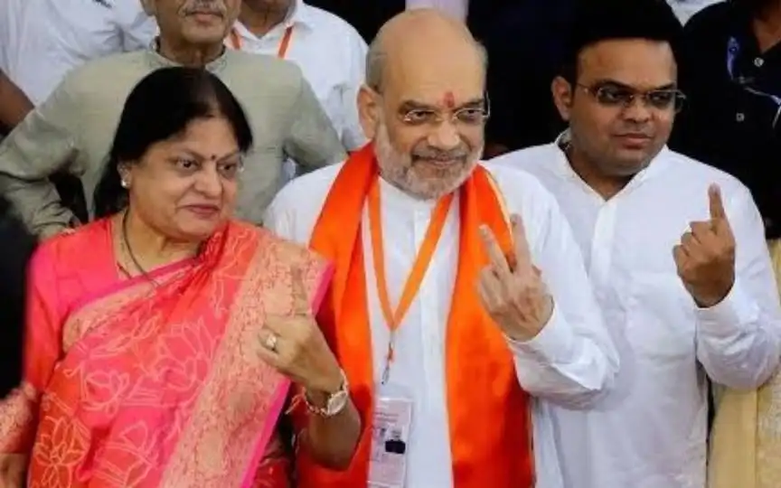 Amit Shah with wife Sonal and son Jay Shah (X.com/@GauravKhairat)