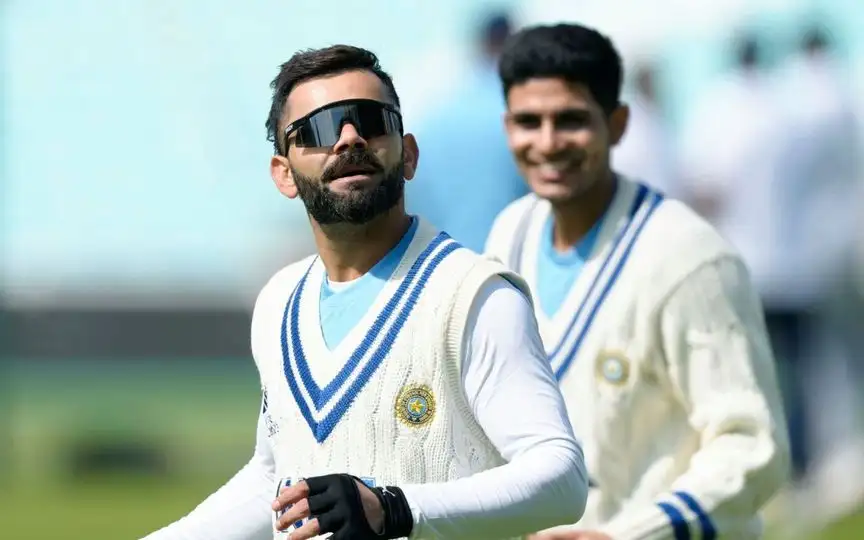 Shubman Gill behind Virat Kohli [Source: @ImTanujSingh/X.com]