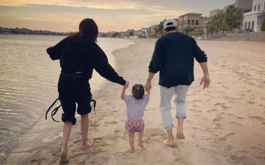 Anushka Sharma & Virat Kohli with their daughter Vamika (Twitter)