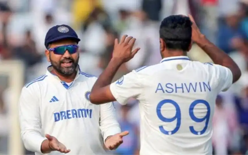 Ravichandran Ashwin with Rohit Sharma [Source: @SelflessCricket/x]
