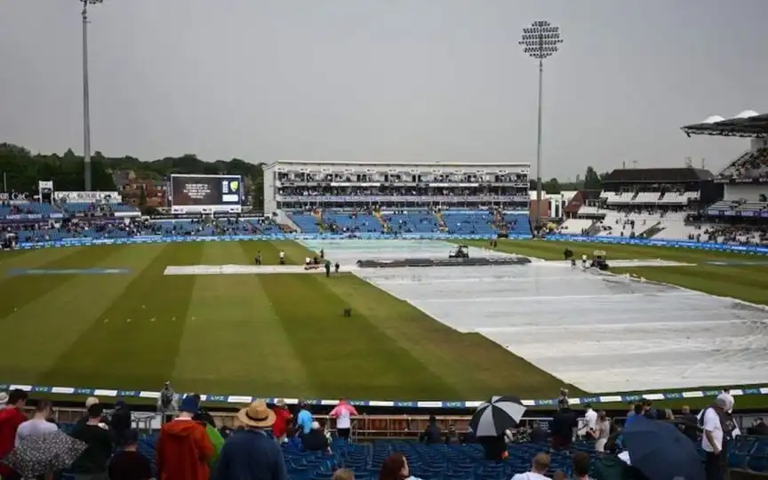 Rain at Headingley (Source: @IMManu_18/x.com)