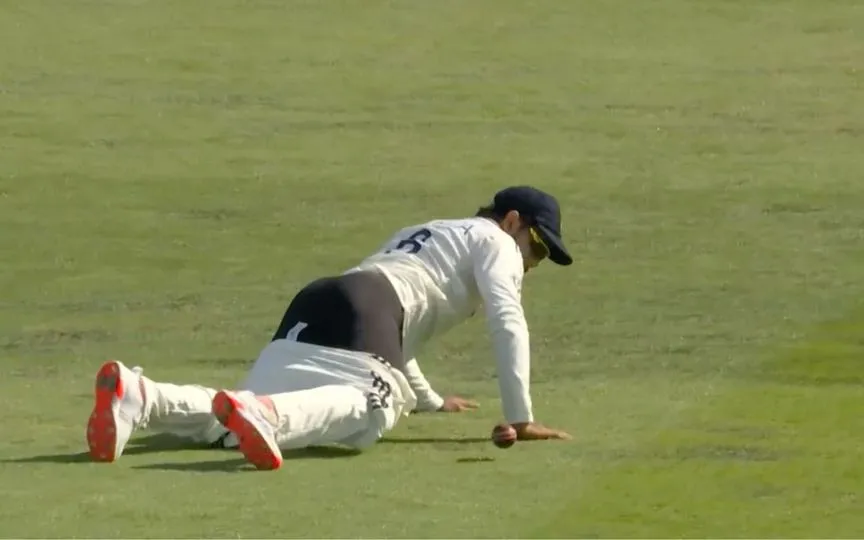 Ravindra Jadeja in awkward moment [Source: JioHotstar]