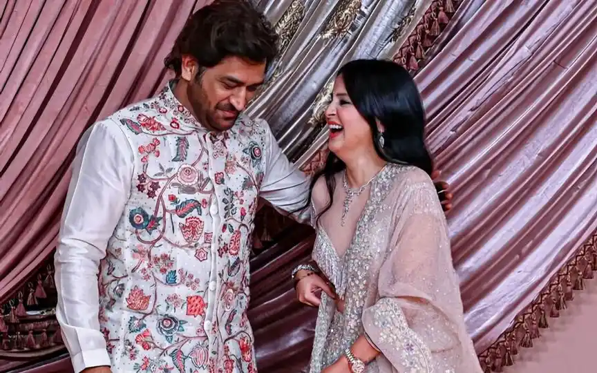 MS Dhoni and Sakshi celebrate 15th wedding anniversary [Source: @ShuhidAufridi/X.com]