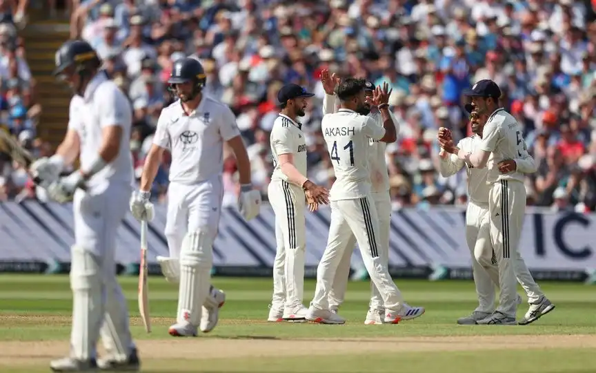 England collapses in second inning vs India [Source: AP Photos]