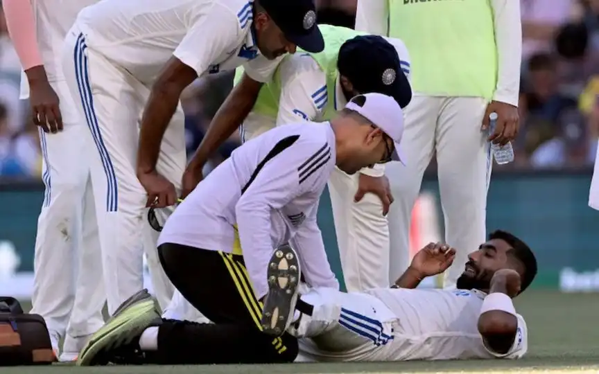 Jasprit Bumrah inspected for injury [Source: AFP]
