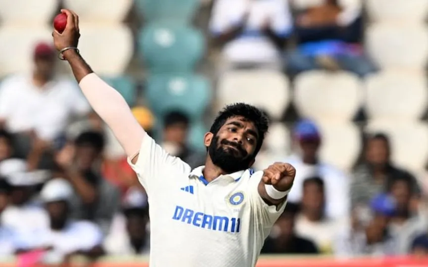 Jasprit Bumrah's famous action [Source: @mufaddal_vohra/X.com]