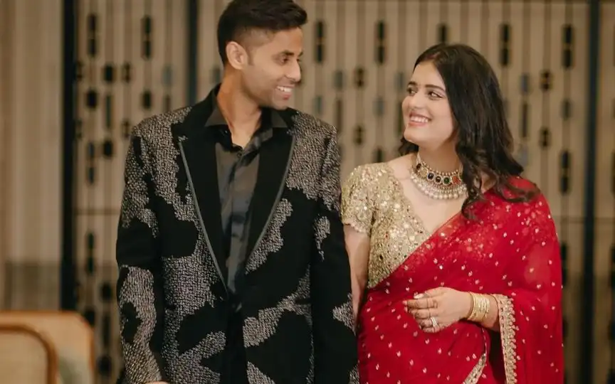 Suryakumar Yadav and wife (Source:@CricCrazyJohns,x.com)