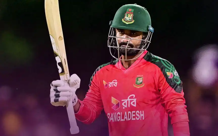 लिटन दास श्रीलंका के खिलाफ अपने 50 रन का जश्न मनाते हुए [स्रोत: @ICC/x]