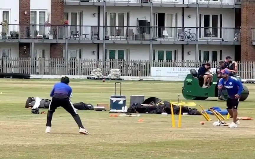 Jurel in training with T Dilip [Source: ESPNCricinfo]
