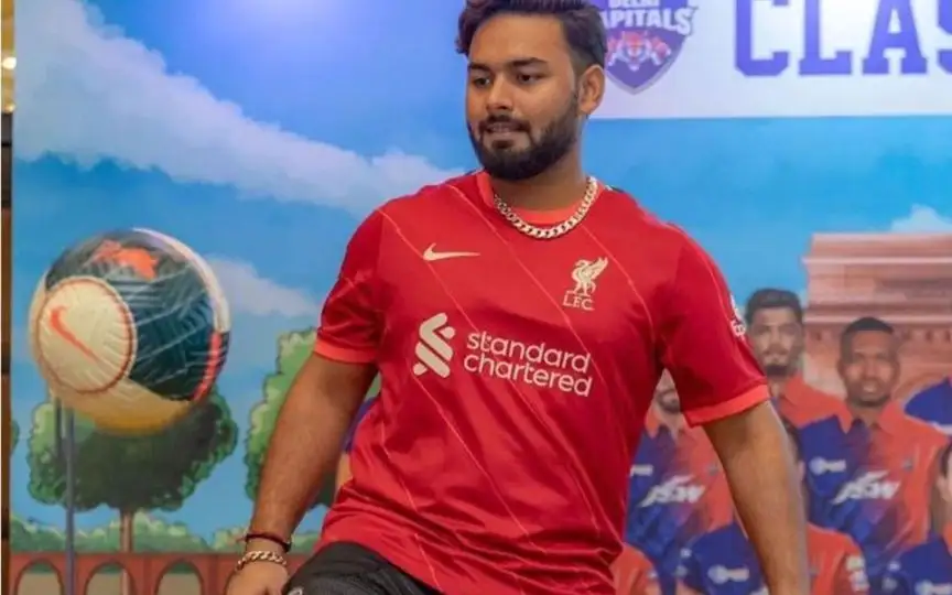 Pant supports Liverpool [Source: @UTDvj18/x.com]
