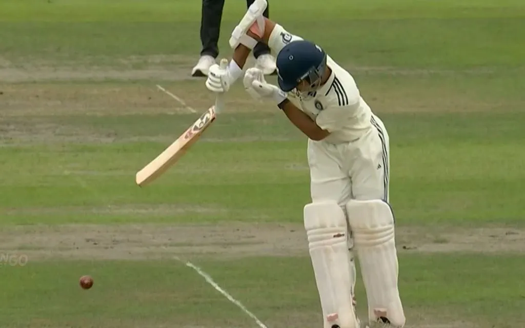 Jaiswal's bat broken [Source: @cricupdatesonX/x.com]
