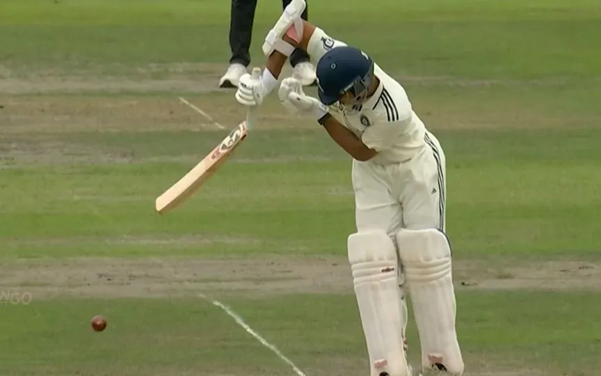 Jaiswal's bat broken [Source: @cricupdatesonX/x.com]
