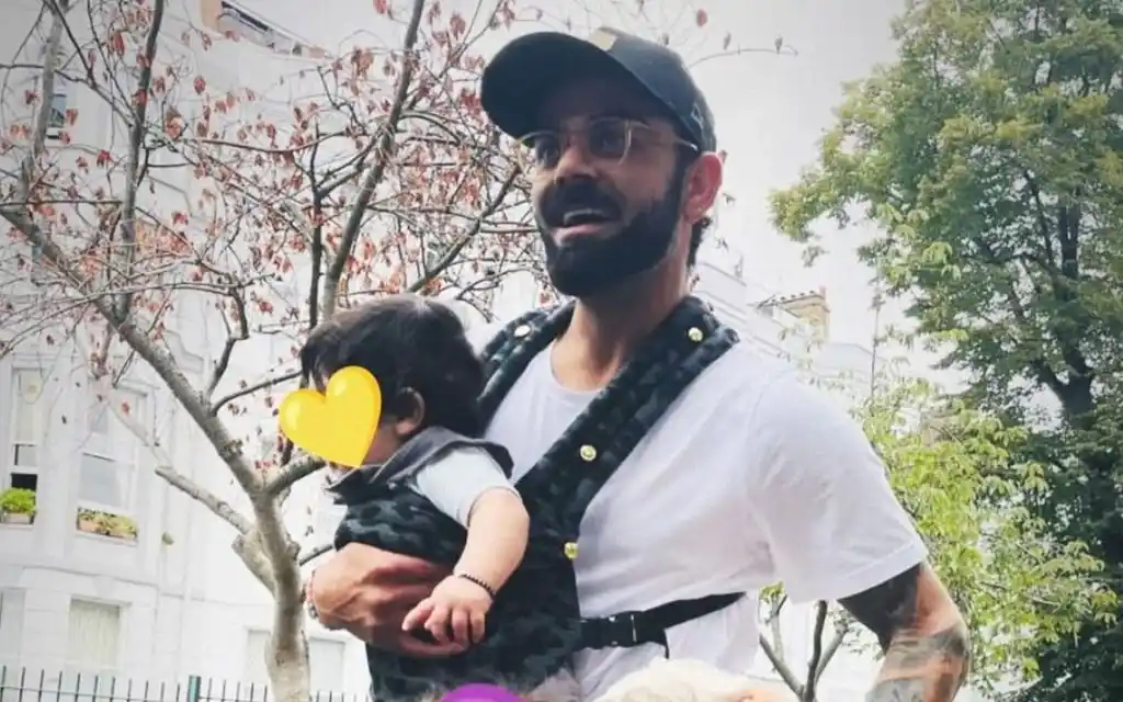 Virat Kohli with his son Akaay [Source: @Trend_VKohli/x.com]