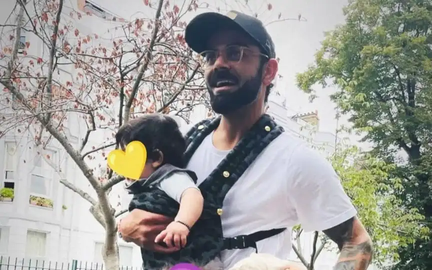 Virat Kohli with his son Akaay [Source: @Trend_VKohli/x.com]