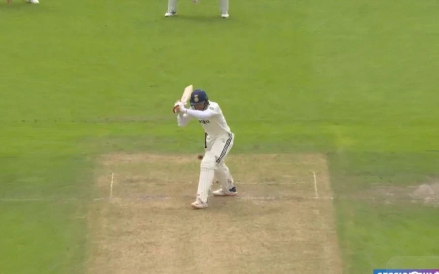 Shubman Gill's Horrific Dismissal (Source: @MidnightMusinng/x.com)