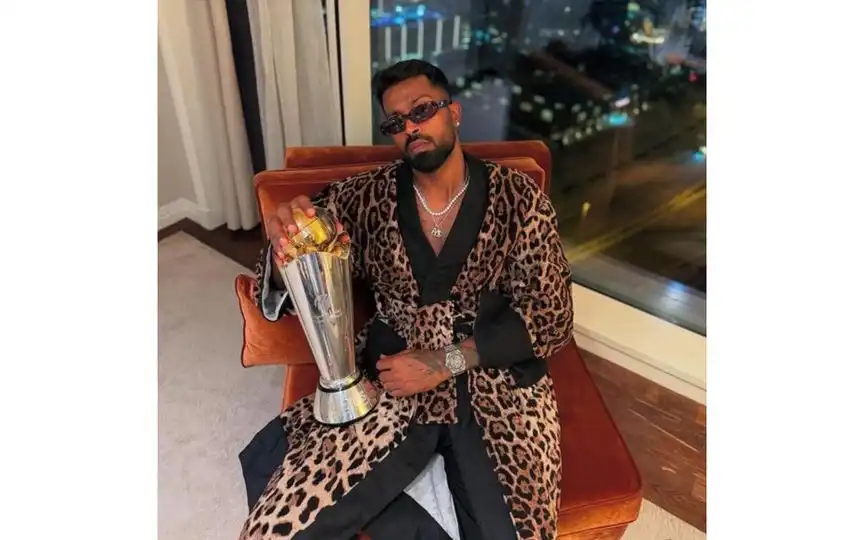 [Source: @hardikpandya93/instagram.com]