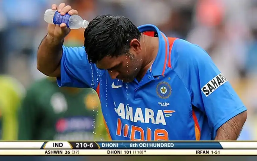 MS Dhoni's heroic ODI knock vs Pakistan [Source: @Shantanu Mishra Cricket/YouTube]
