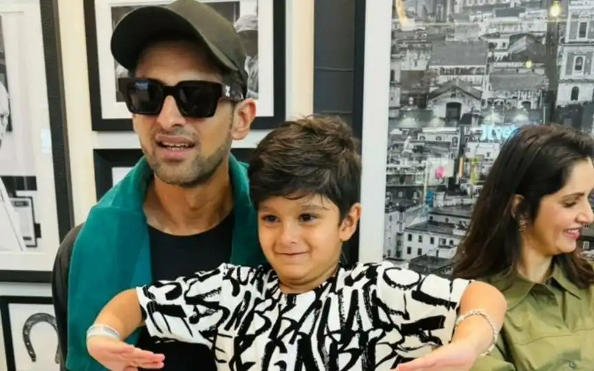 Shoaib Malik with son Izhaan (X.com/@Alishaimran111)