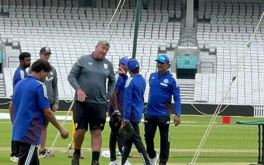 Gautam Gambhir arguing with Oval curator [Source: @CineCricContext/X]