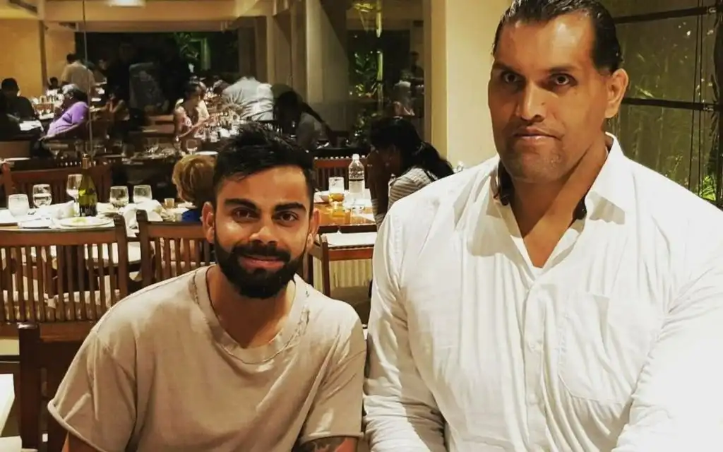 Virat Kohli with The Great Khali (Source:@CricCrazyJohns/X.com)