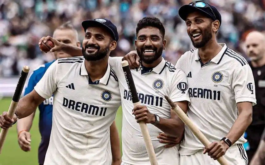 India celebrating Oval Test win [Source: @drivexpull/X.com]