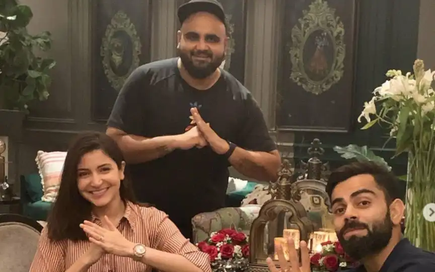 Virat Kohli And Anushka Sharma With The Chef (Source: @chefharsh/instagram.com)