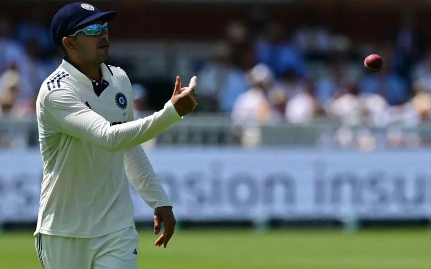 Gill's Lord's Jersey sold [Source: AFP Photo]
