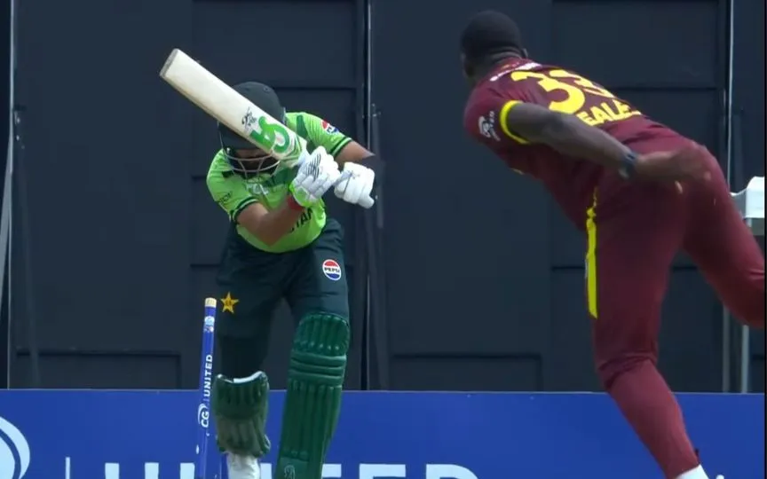 Jayden Seales removes Babar Azam [Source: @BhttDNSH100/X.com]