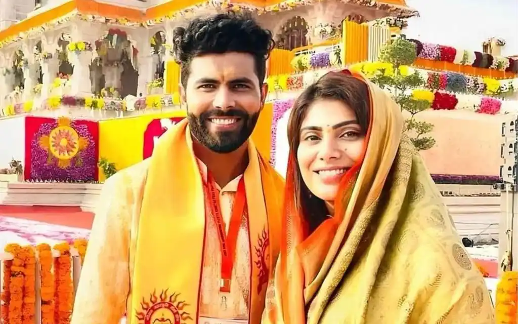 Ravindra Jadeja with his wife Rivaba Jadeja (Source:@therooosternews,x.com)