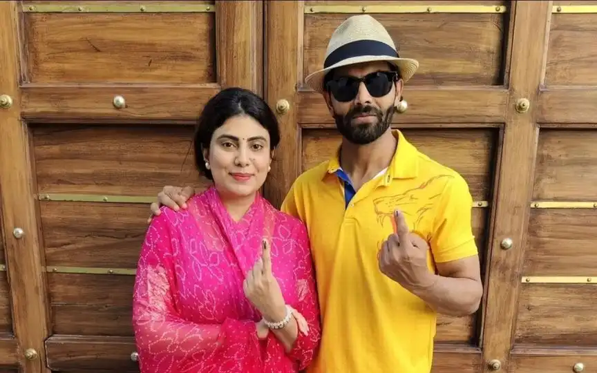 Rivaba Jadeja And Husband Ravindra Jadeja (Source:@Rahulm_01,x.com)
