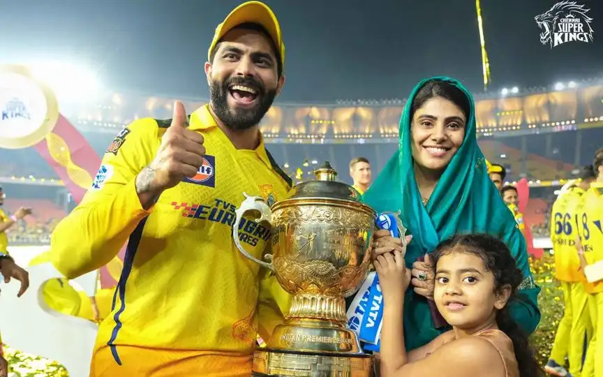 Ravindra Jadeja, Rivaba Jadeja and daughter (Source:@superking1816,x.com)
