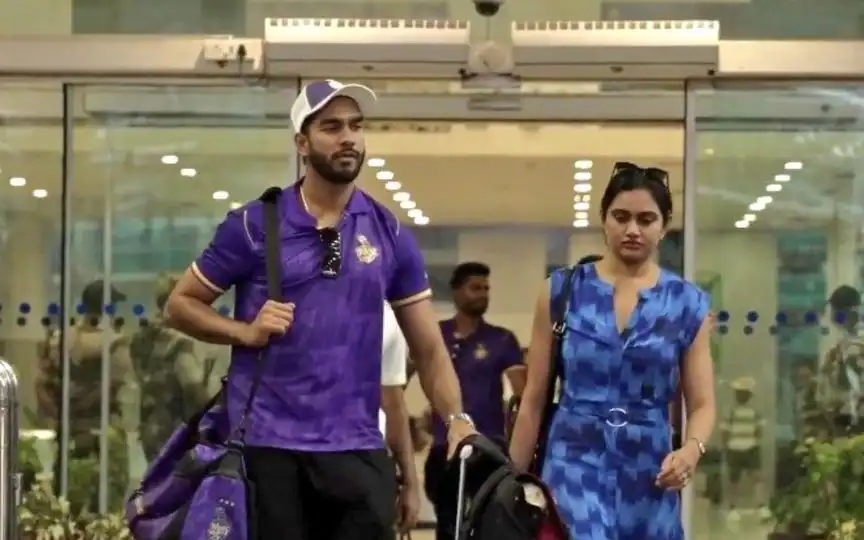Shruti Raghunathan's Family (Source;@kumarmanoj_11,x.com)