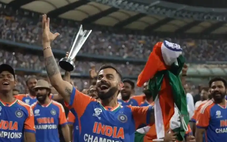 Virat Kohli leads the victory parade at Wankhede [Source: @mufaddal_vohra/X.com]