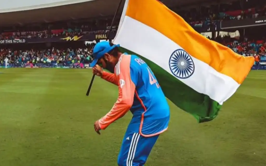 Rohit Sharma with the Indian flag [Source: @rohitsharma45/instagram.com]