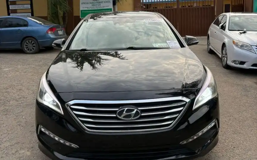 Black Hyundai Sonata (Source:@WTalkmore,x.com)