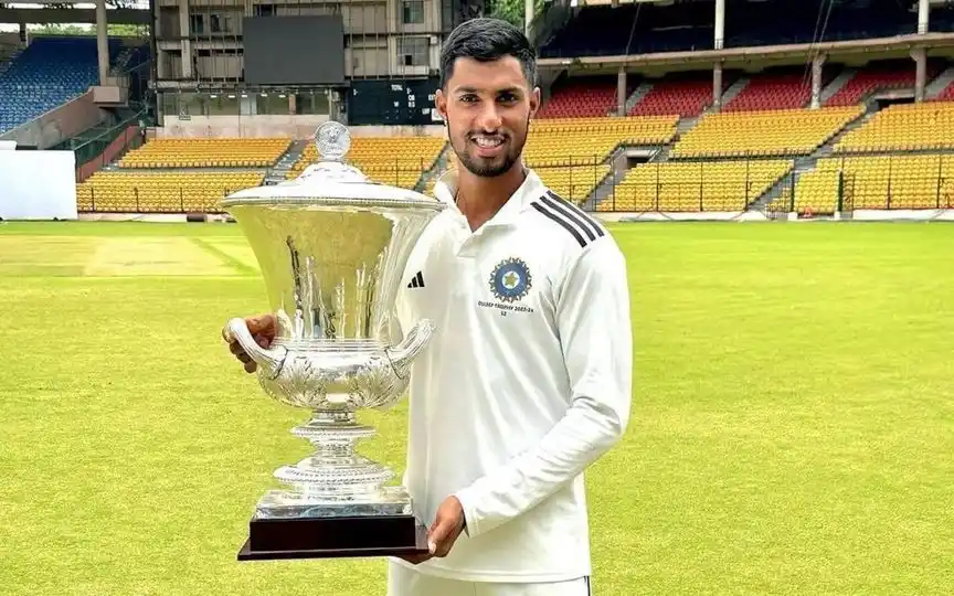 Tilak Varma with Duleep Trophy [Source: @SPORTYVISHAL/X]