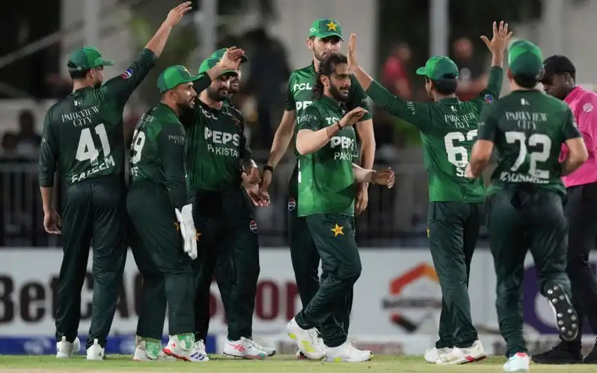 Hasan Ali with Pakistan players (Source: AP Photos)