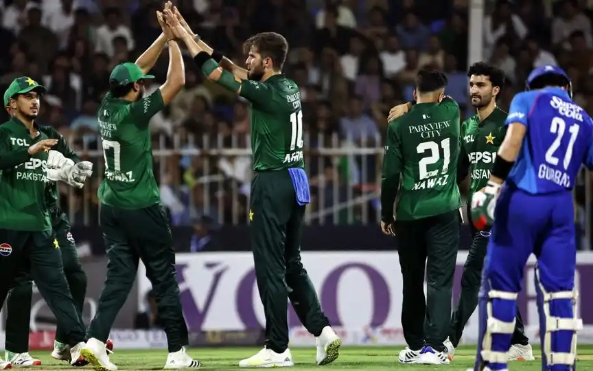 Pakistan players celebrating a wicket [Source: @Mujha_q_Nakala/x]