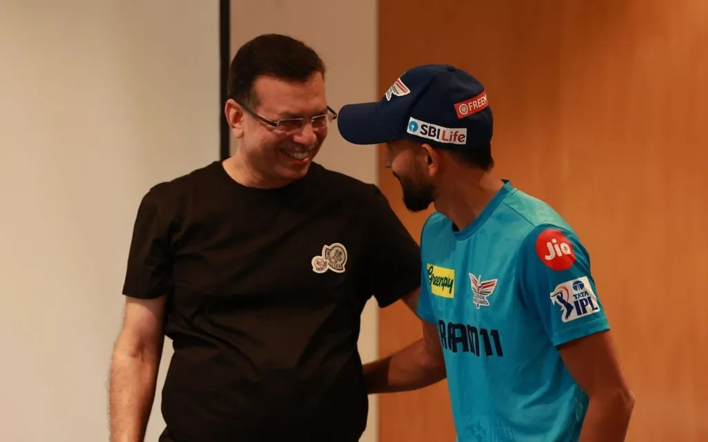 Sanjiv Goenka with Prince Yadav (Source:@mufaddal_vohra/X.com)