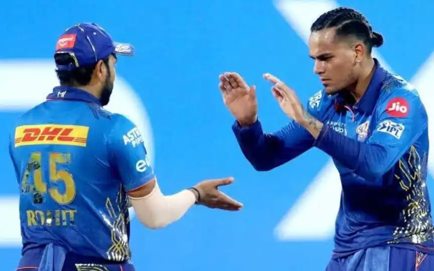 Rohit Sharma with Rahul Chahar [Source: @rushiii_12/X]