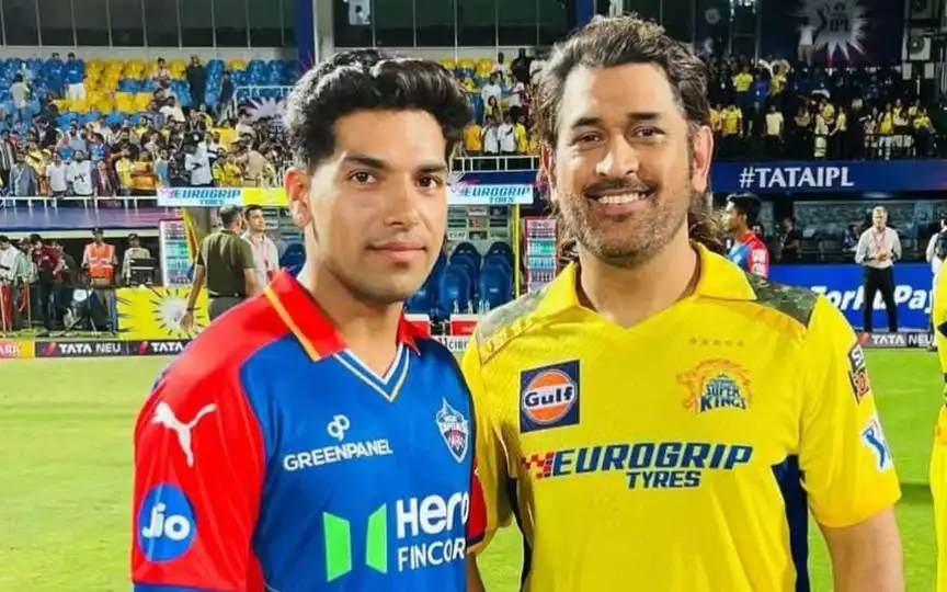 "Bahot Jaan Hai Uss Aadmi Me" Virat Kohli's RCB Fanboy Backs MS Dhoni For IPL 2026