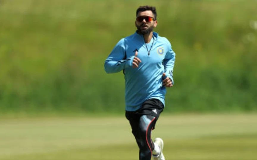 Is Kohli in trouble? [Source: @ImTanujSingh/x.com]
