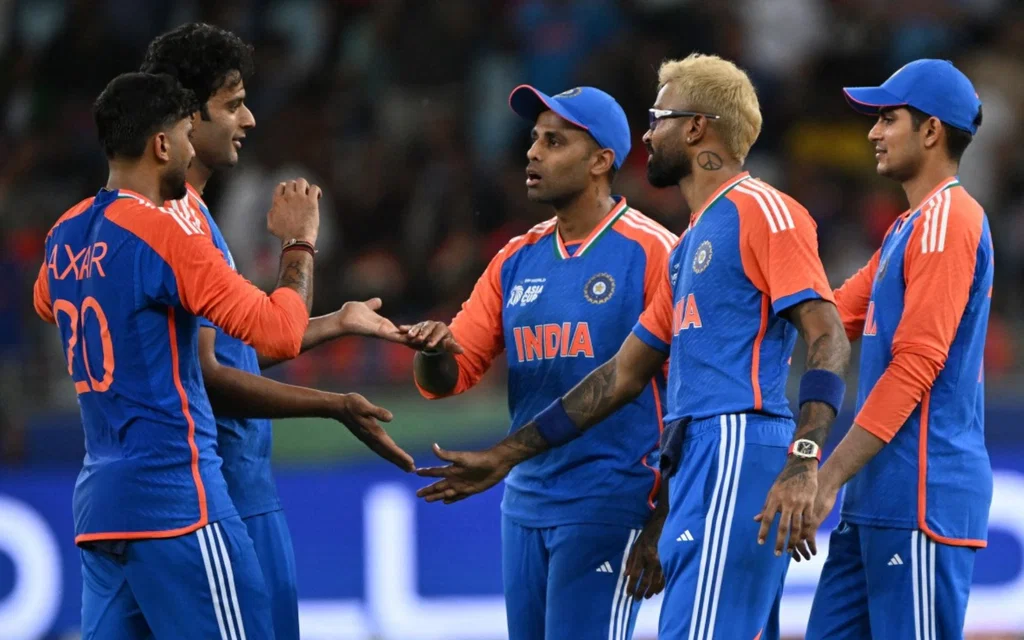 India Team In Discussion During UAE Match - (Source : AFP)