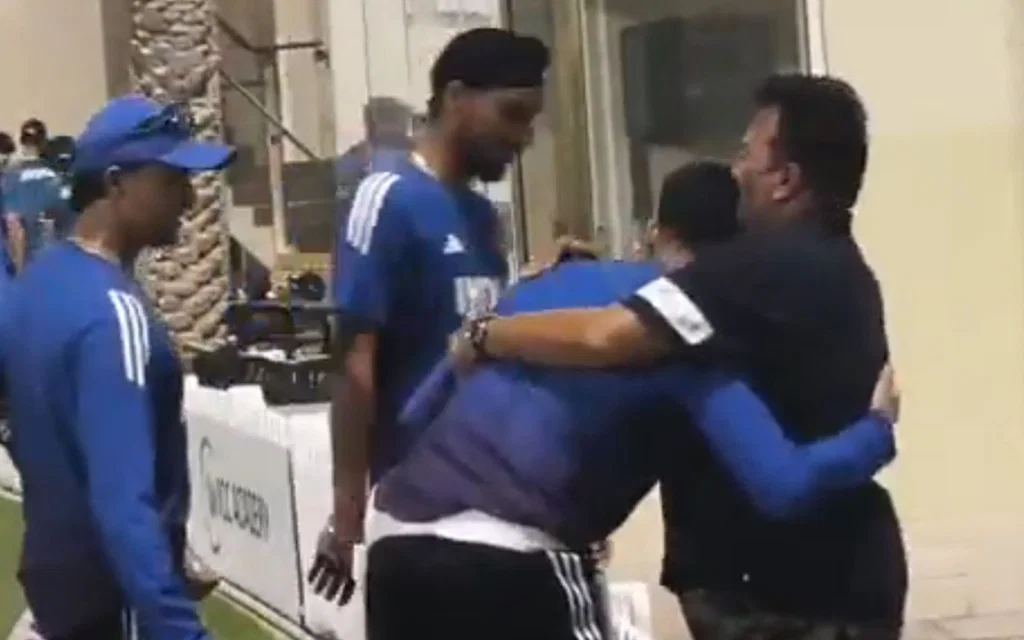Shubman, Arshdeep meets Abhishek Sharma's father [Source: @ANI/X.com]