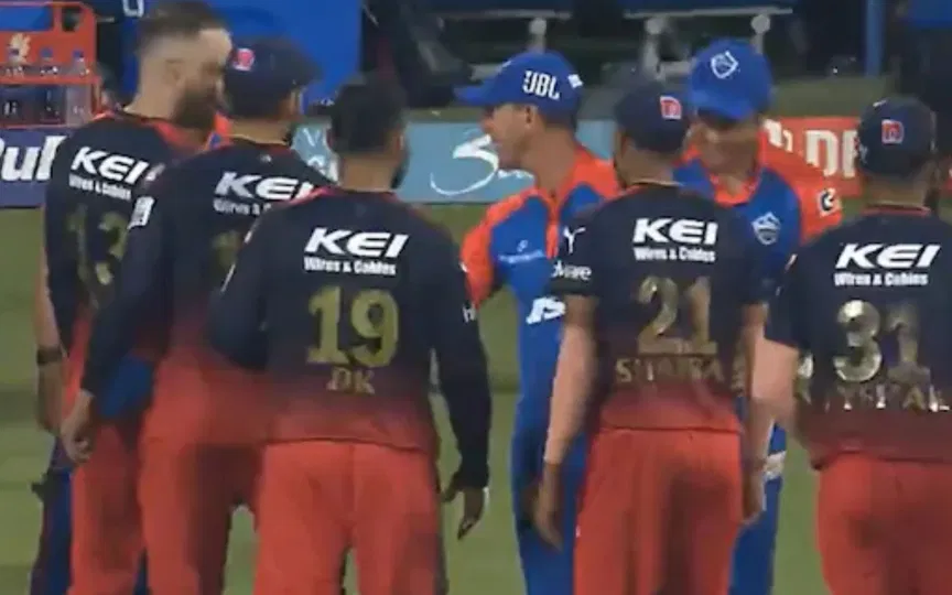 ganguly and Kohli avoids handshake [Source: @akash_forall/X.com]