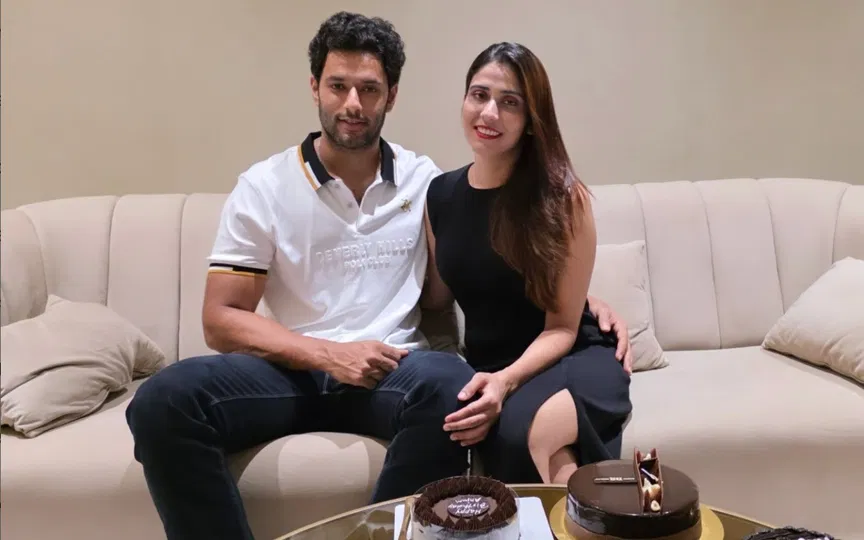 Shivam Dube with wife Anjum Khan (Instagram.com/dubeshivam)